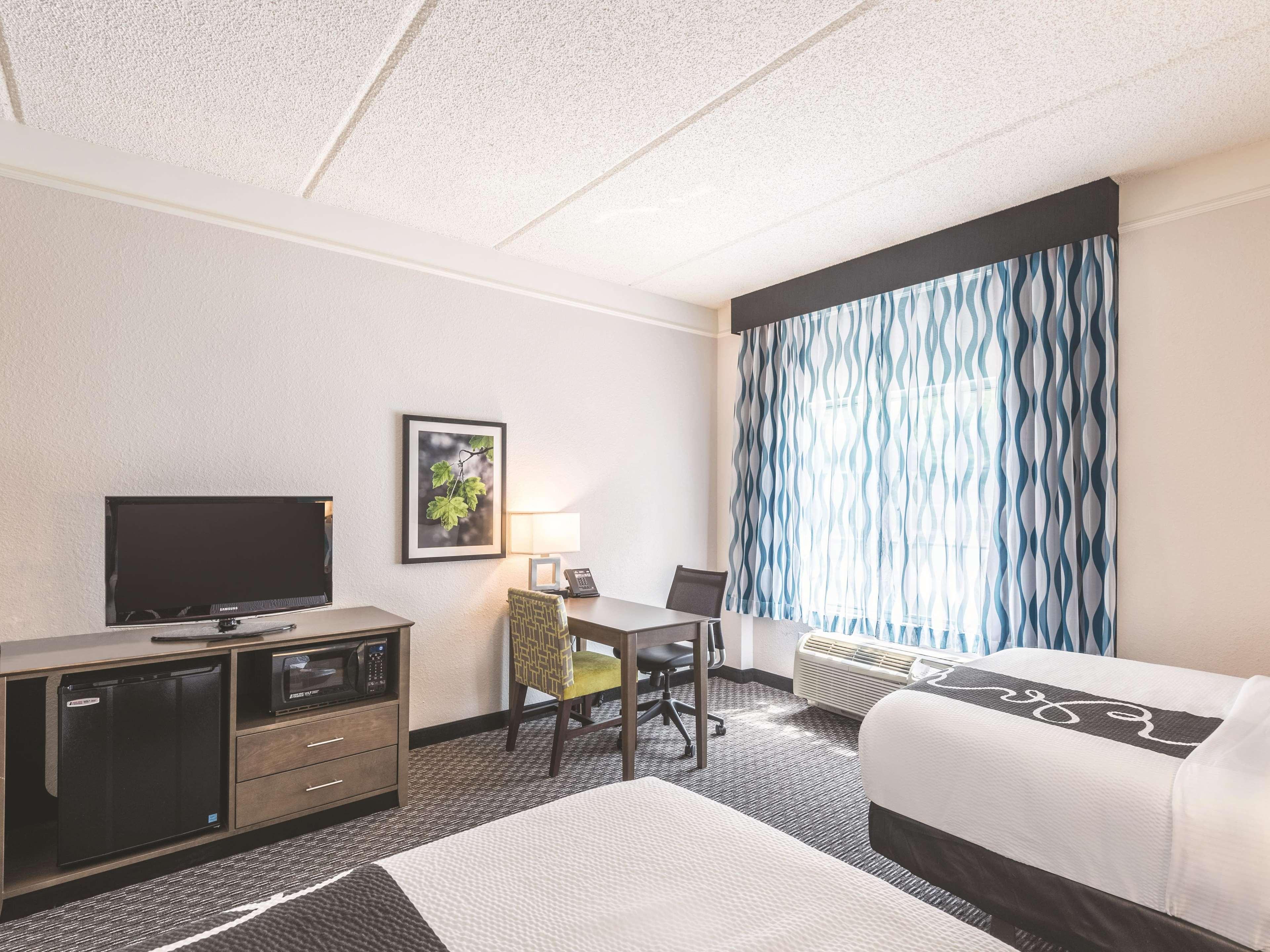 La Quinta By Wyndham Orlando Lake Mary Exterior photo