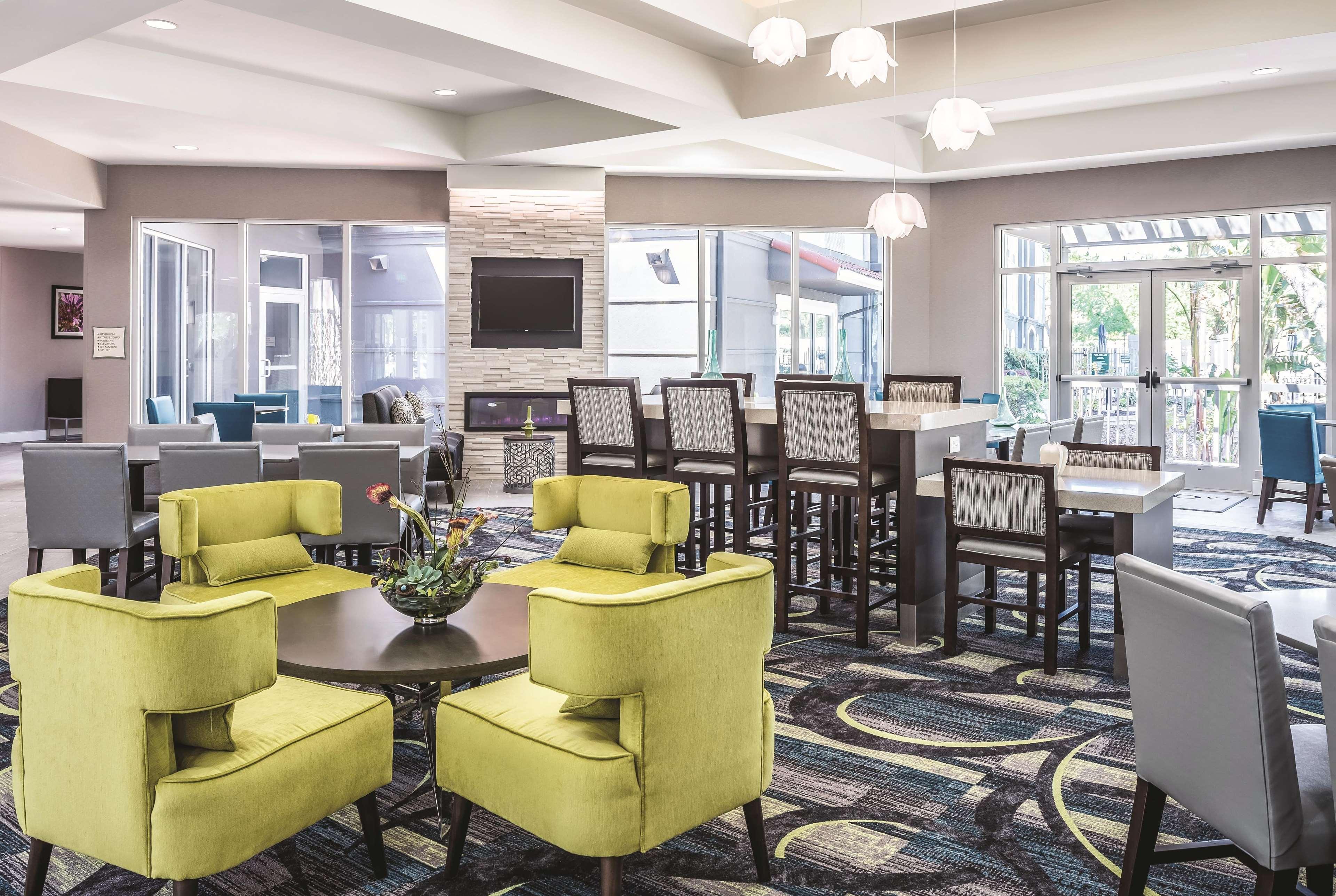 La Quinta By Wyndham Orlando Lake Mary Exterior photo