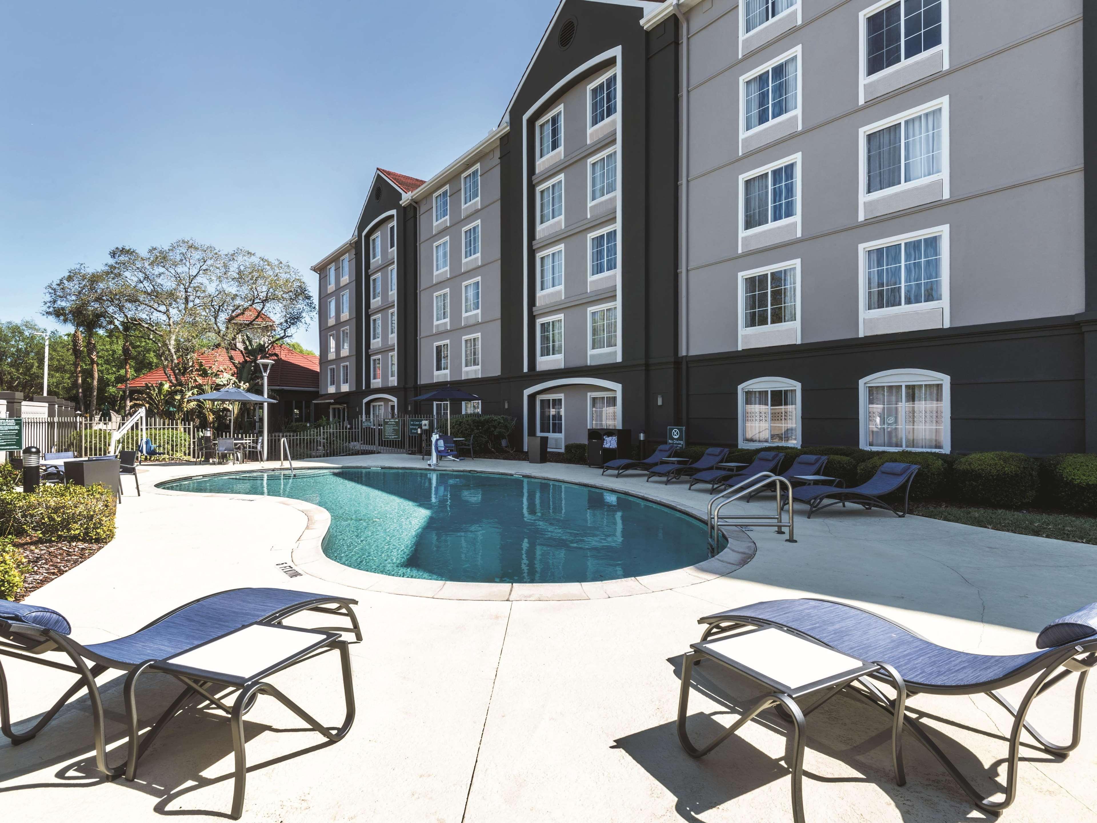 La Quinta By Wyndham Orlando Lake Mary Exterior photo