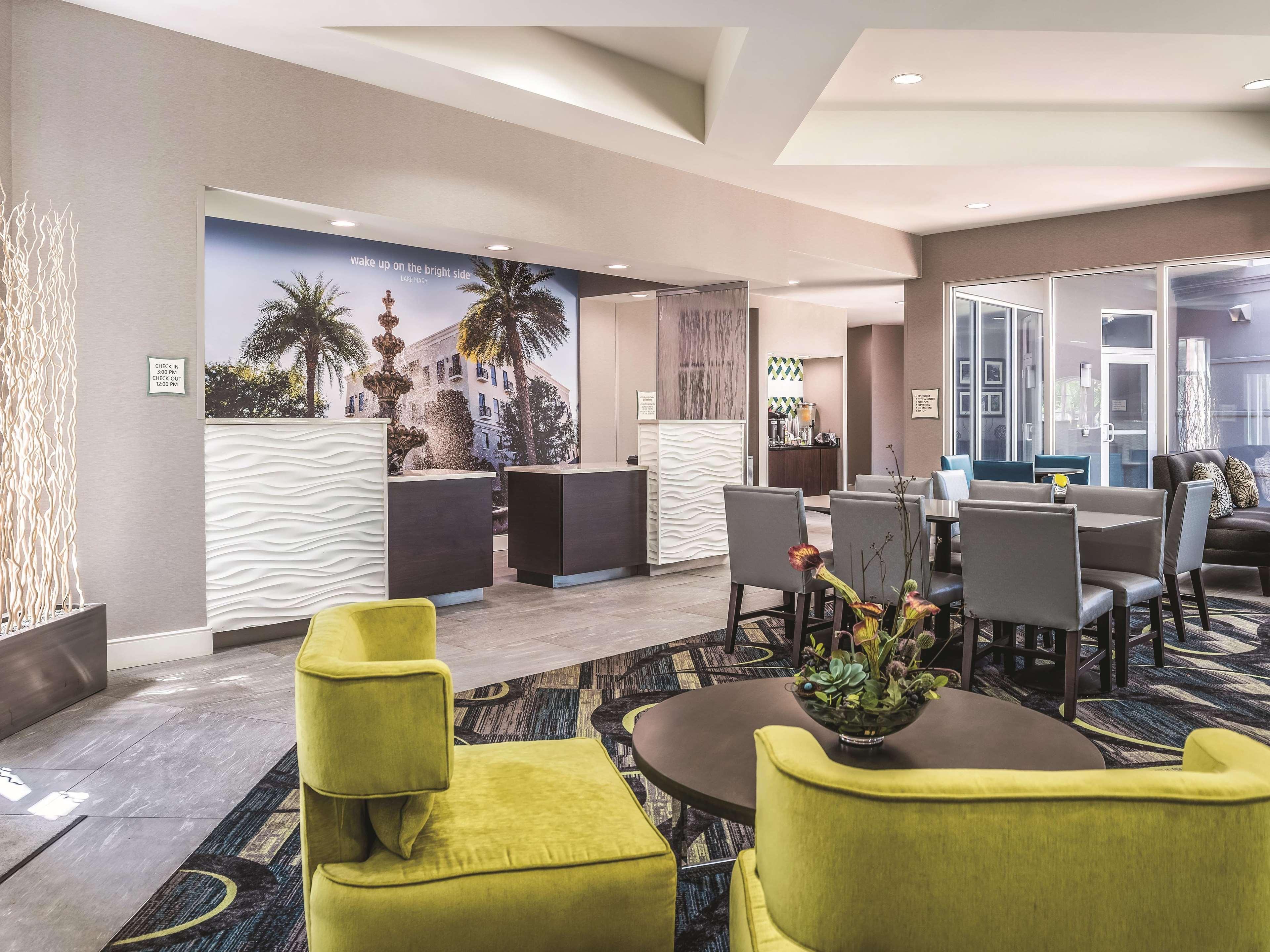 La Quinta By Wyndham Orlando Lake Mary Exterior photo
