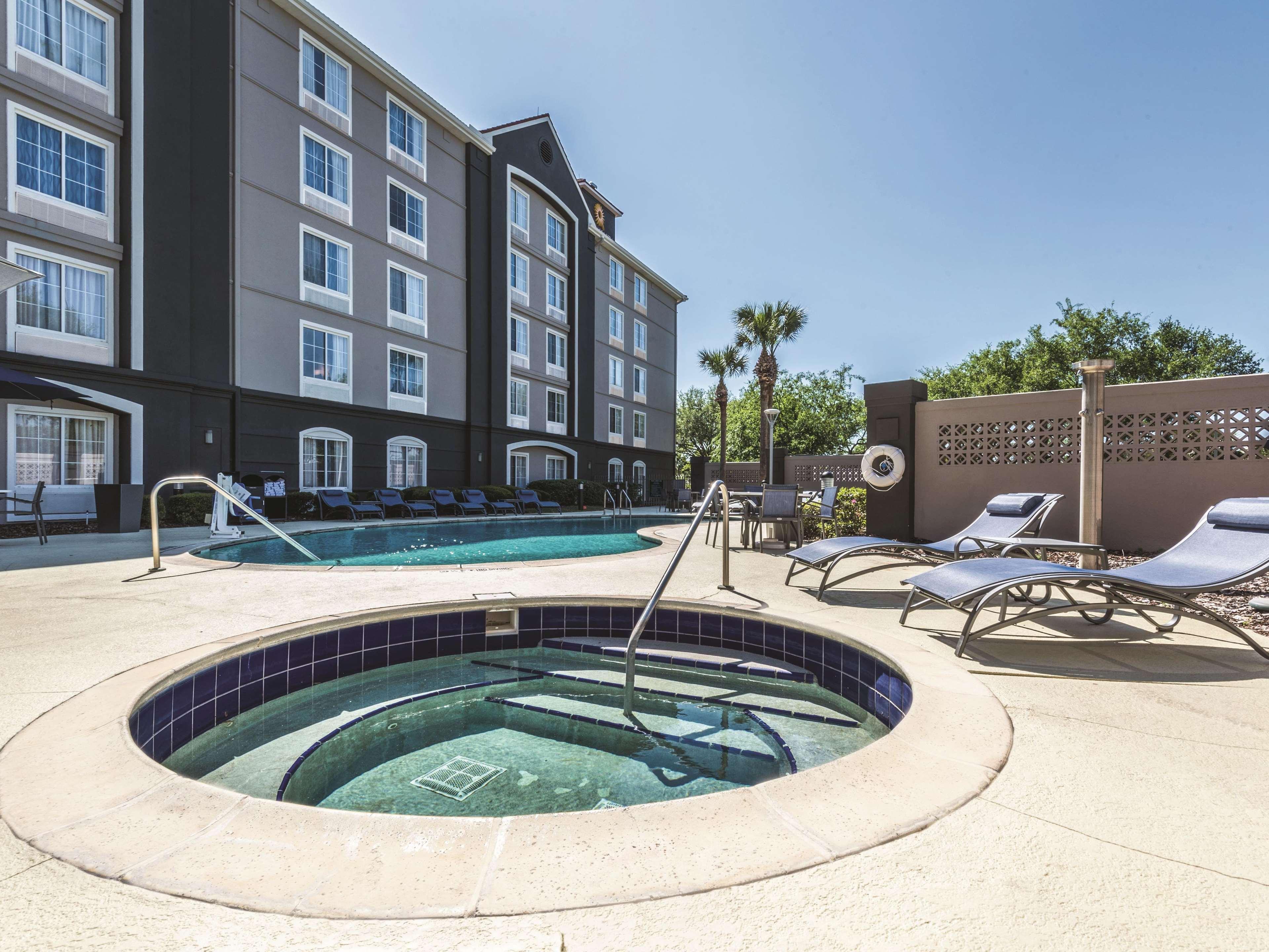 La Quinta By Wyndham Orlando Lake Mary Exterior photo