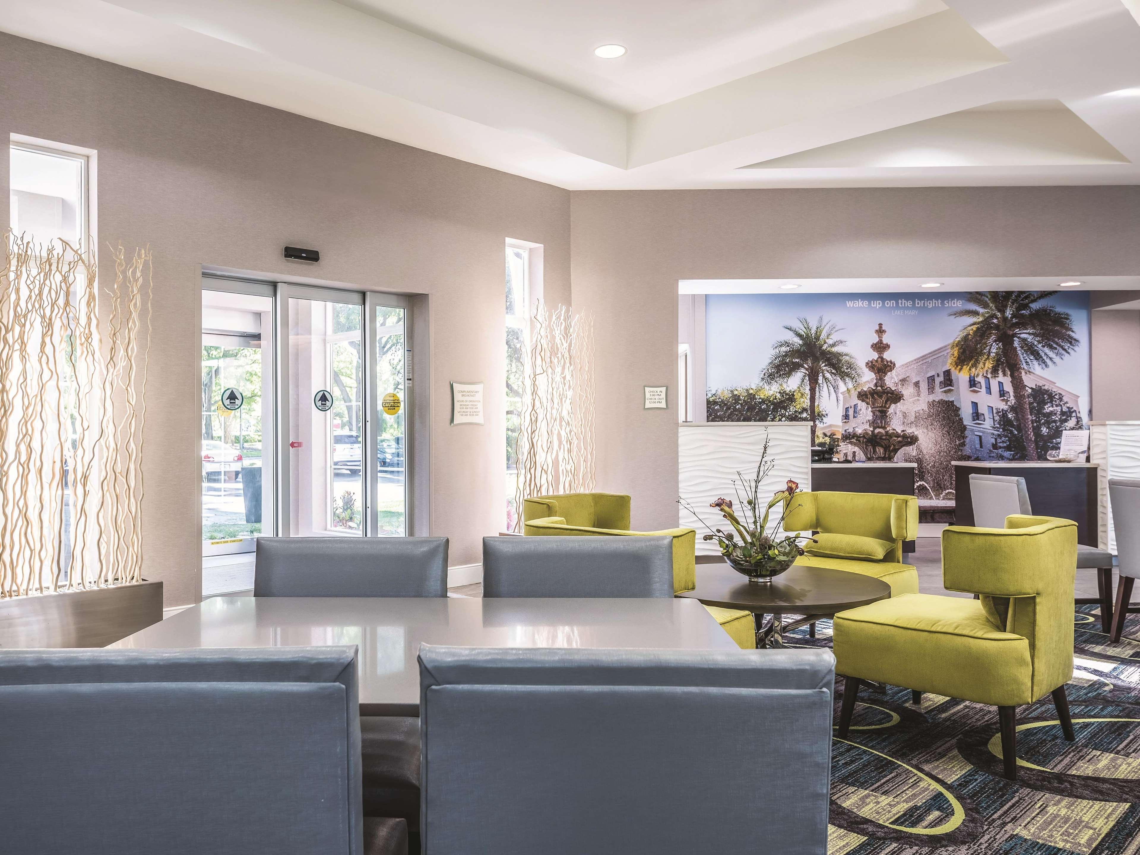 La Quinta By Wyndham Orlando Lake Mary Exterior photo