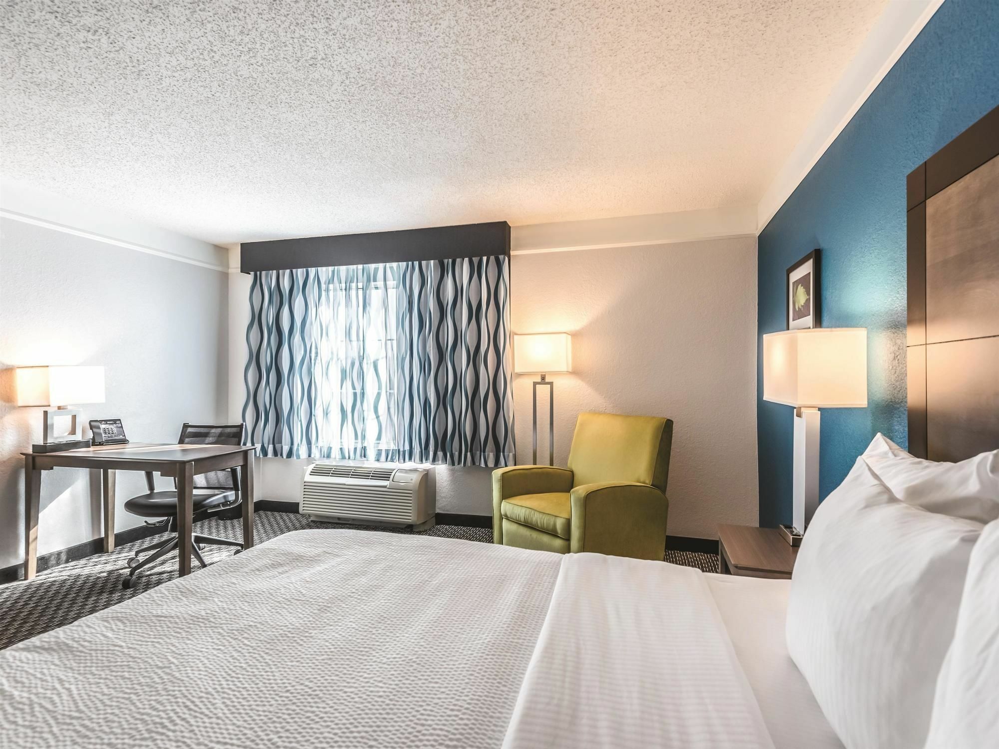 La Quinta By Wyndham Orlando Lake Mary Exterior photo